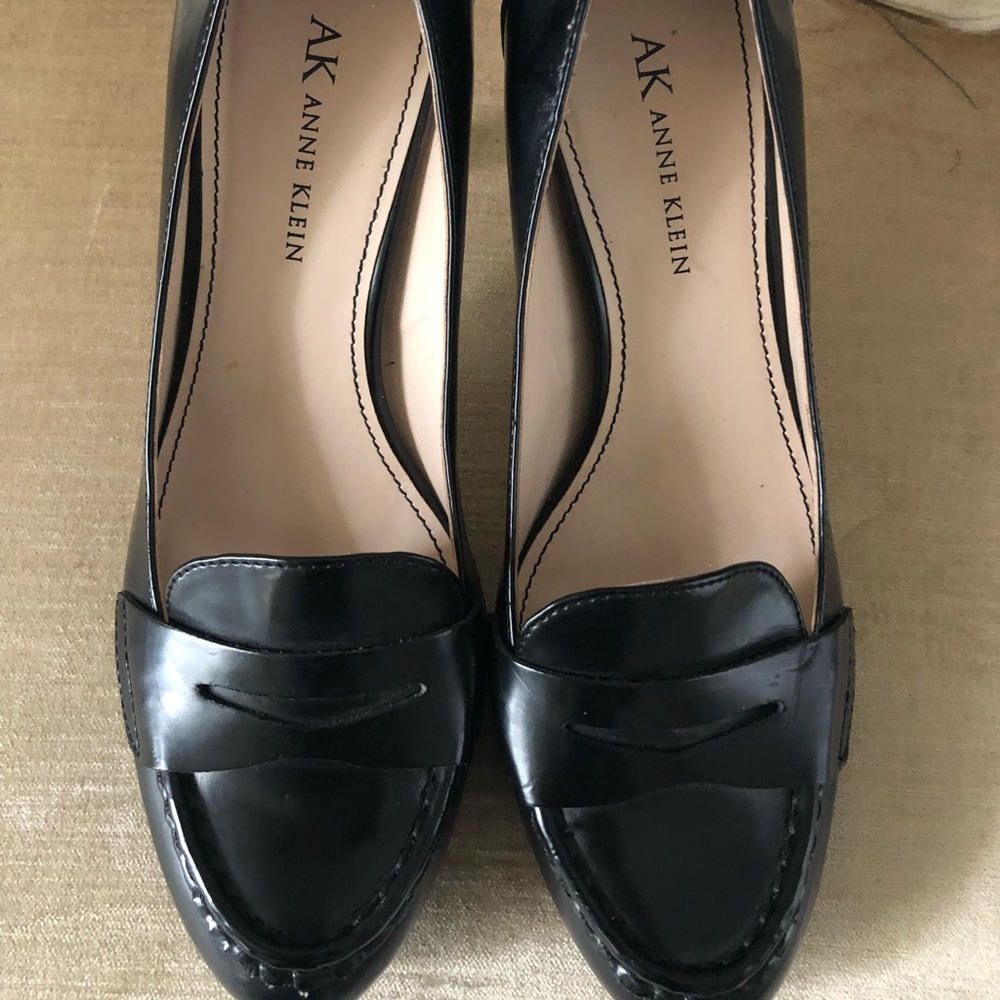 Anne Klein Black loafers heels